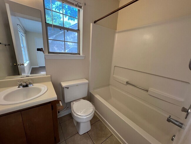 Building Photo - Home For Rent