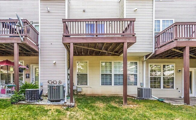 Building Photo - 8646 Willow Leaf Ln