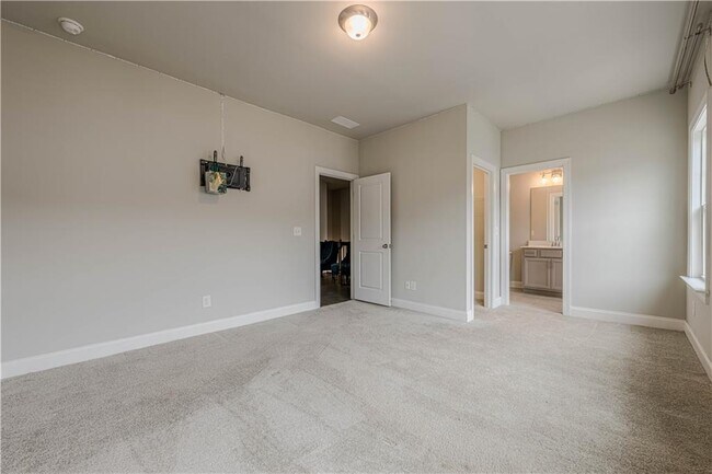 Building Photo - 1130 Provence Ln