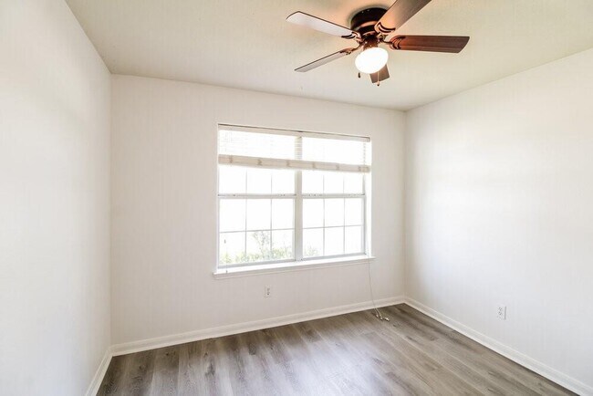 Building Photo - 3822 Enclave Mist Ln
