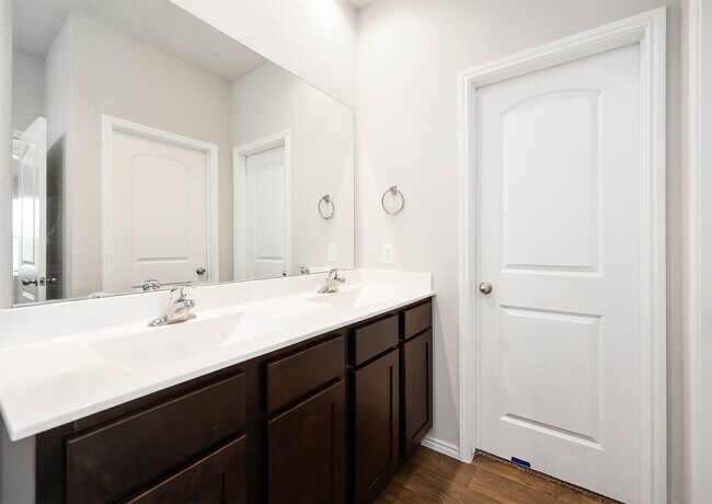 Building Photo - 22810 Panaro River Dr