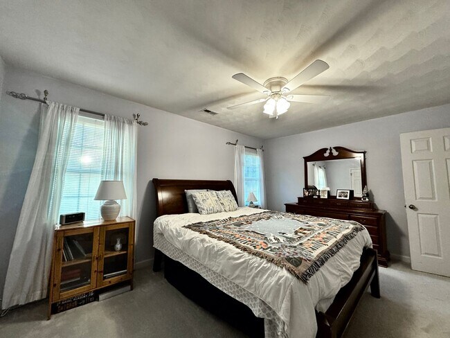 Building Photo - Be Home For The Holidays! Fabulous 4-Bedroom Home w/2-Car Attached Garage! Pet Friendly - Screene...