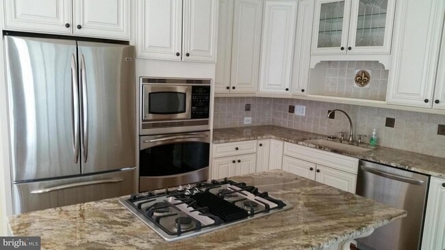 Building Photo - 1632 Colonial Hills Dr