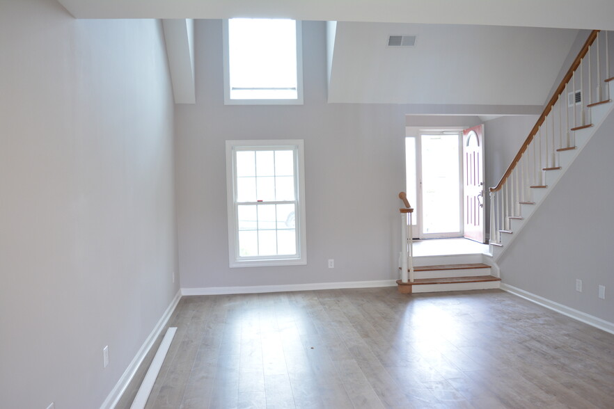 Lots of Natural Light - 4506 Spyglass Dr