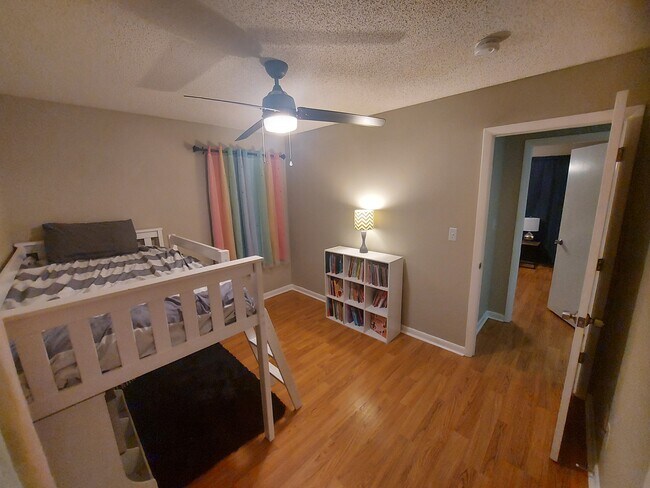 Building Photo - 8826 Minnow Creek Dr