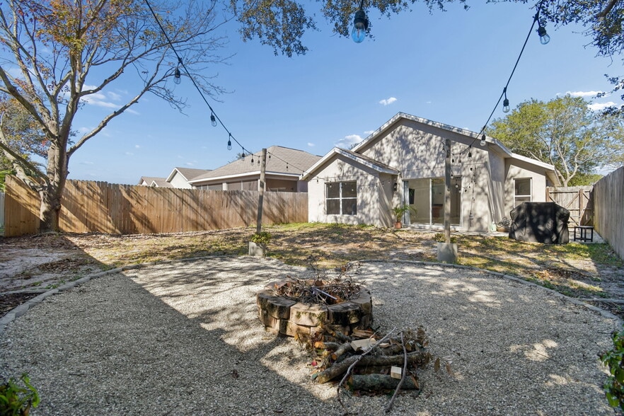 Building Photo - 7527 Oxford Garden Cir