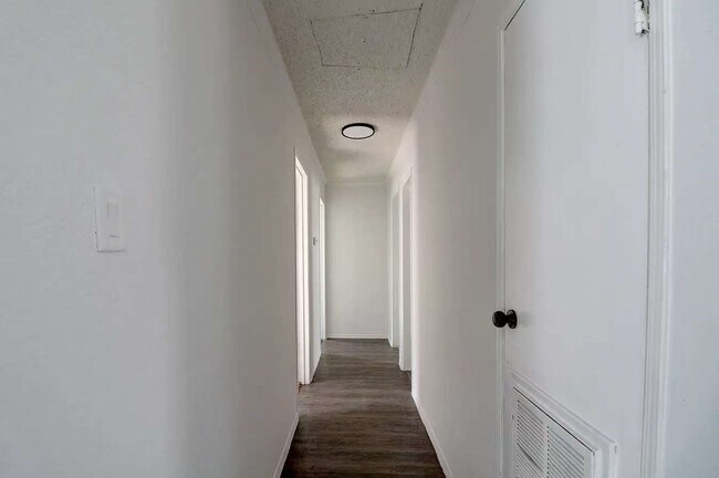 Building Photo - 11727 Greensbrook Forest Dr