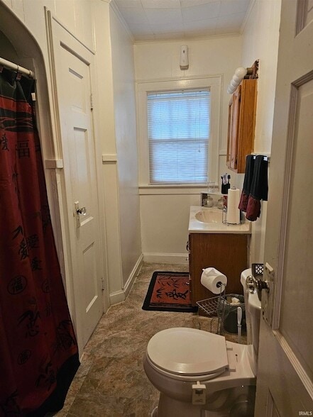 Building Photo - 216 S Grand Ave