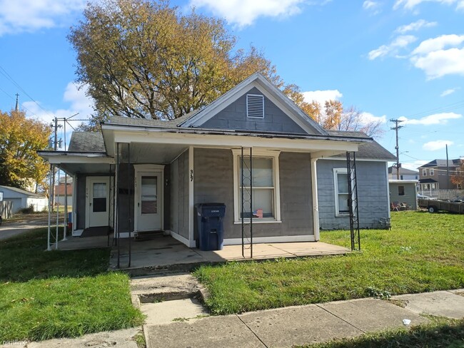 Primary Photo - 1 br, 1 bath Duplex - 317 South Roosevelt ...