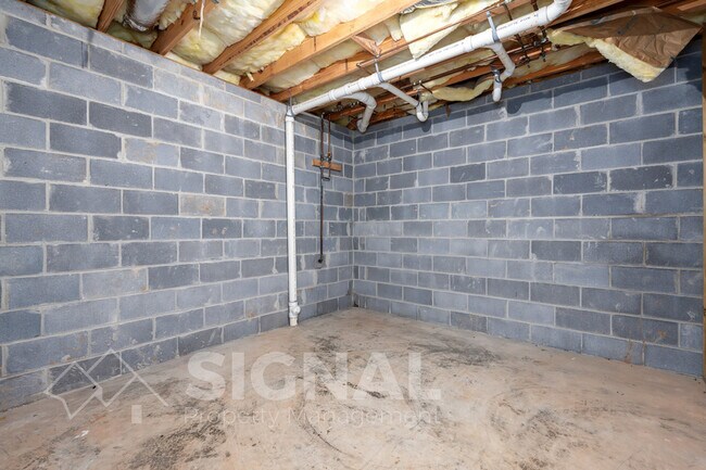 Building Photo - 1719 Annendale Dr