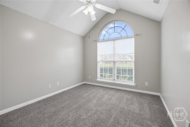Building Photo - 115 Nandina Wy
