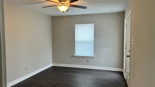 Building Photo - 5914 Magnes Ln