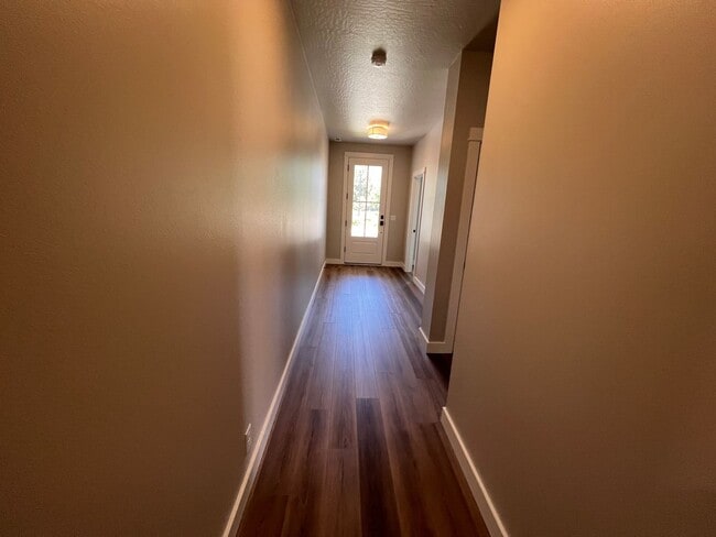 Building Photo - Brand new 3 bedroom home In South Springfi...