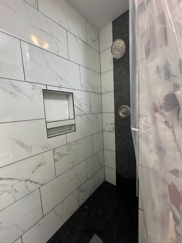 Building Photo - 1233 E Center St