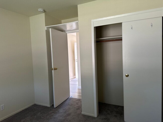 Building Photo - 3 Bedroom in Santa Clara