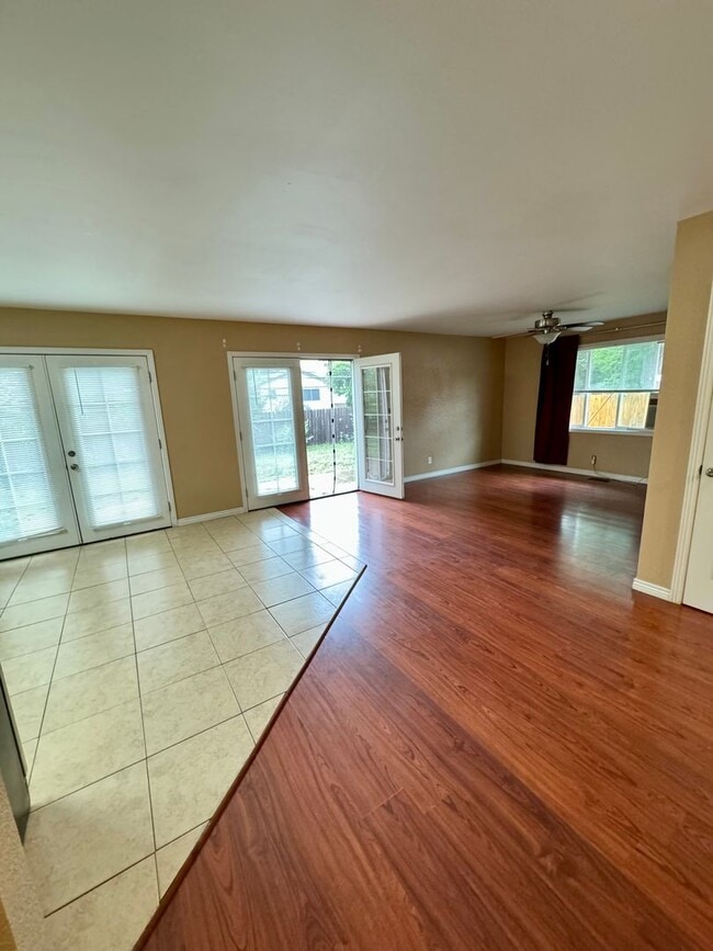 Building Photo - Adorable Rancher in Security-Widefield