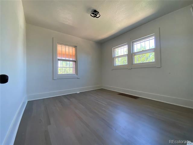 Building Photo - 1400 Tamarac St