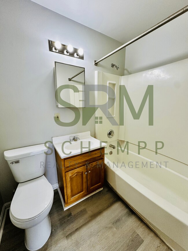 Building Photo - Updated 1BR in Portland! *Section 8 accepted*