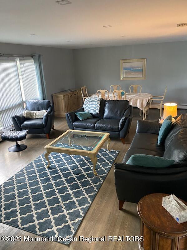 Building Photo - 293 Lawrence Ave