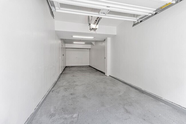 Building Photo - 380 Riesling Ave