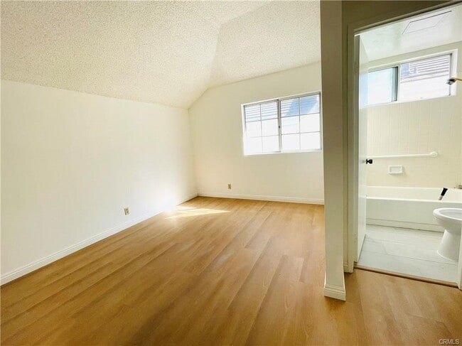Building Photo - 28 Spinnaker