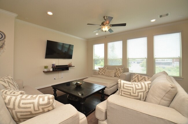 Building Photo - 10709 Madden Oaks Pl