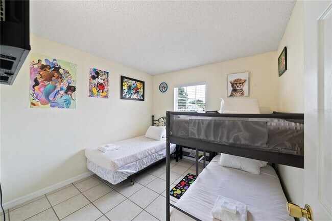 Building Photo - 3016 Bloomsbury Dr