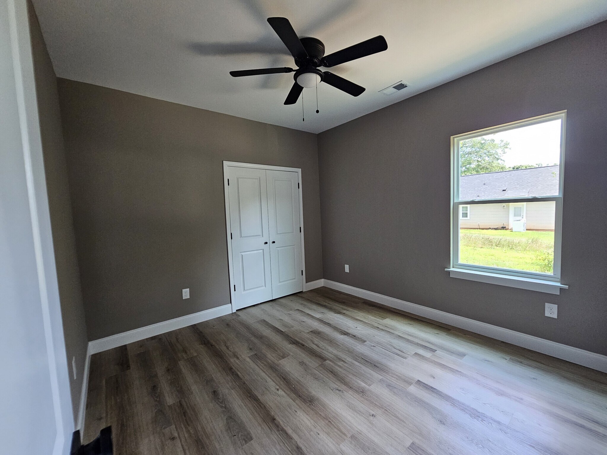 Building Photo - 305 Appian Dr