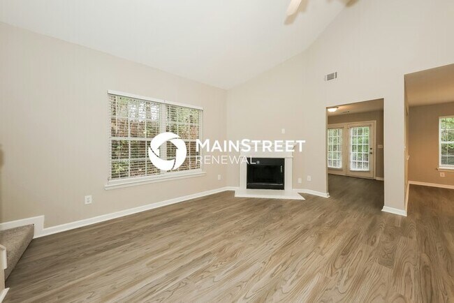 Building Photo - 4 Bedroom Pet-Friendly Home in Union City, GA with Main Street Renewal