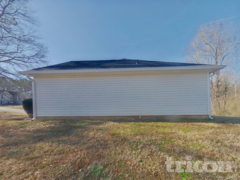 Building Photo - 1616 Brook Ln