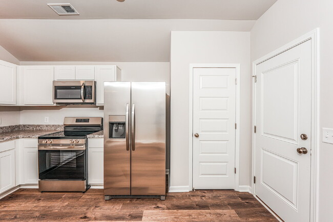 Building Photo - NEW CONSTRUCTION! Brand new 1 story home in Deer Brook Crossing.