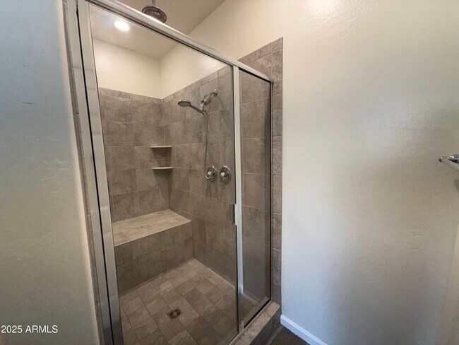 Building Photo - 888 E Aberdeen Dr