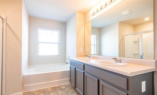 Building Photo - 639 Blue Juniper Cir