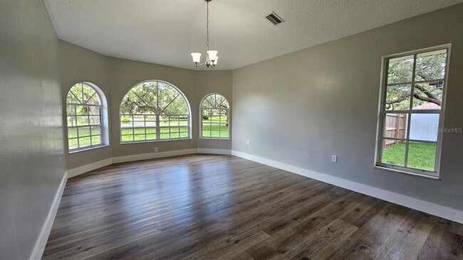Building Photo - 18720 Oak Way Dr