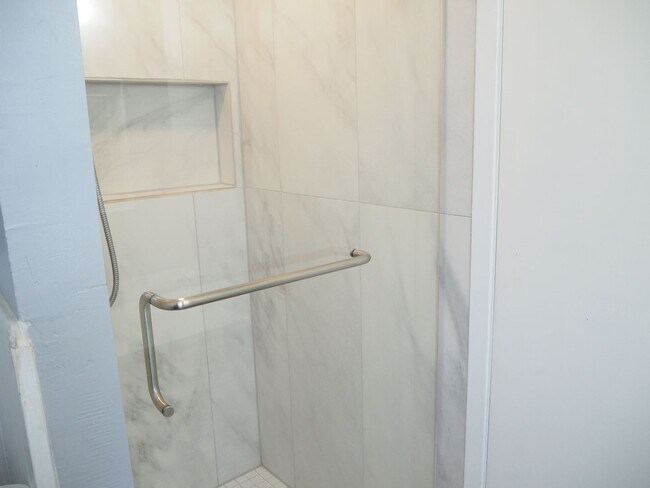 Building Photo - 3 Bed - 2 Bath in Denton