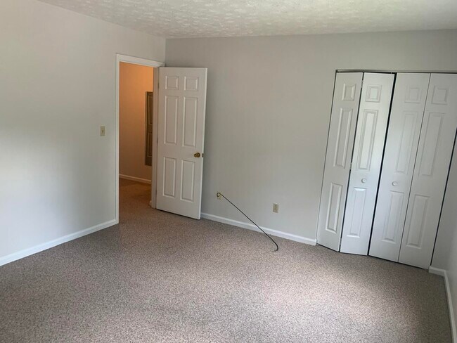 Building Photo - 1104 Collins Ln