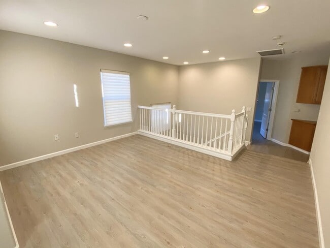 Building Photo - 2774 Gilham Ct