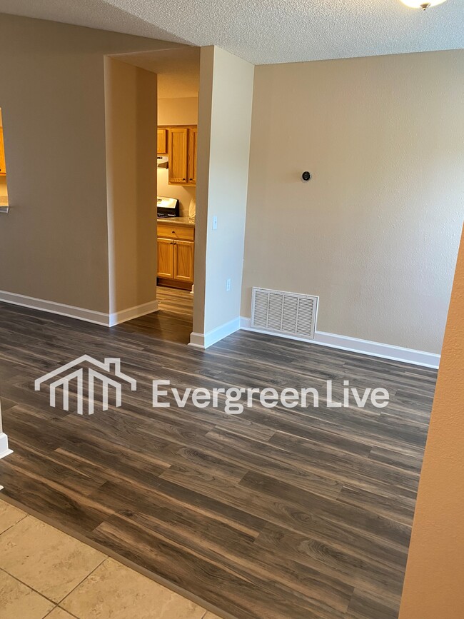 Building Photo - 72 Voda Ct