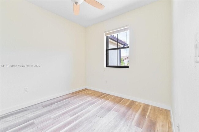 Building Photo - 3420 W 92nd Pl