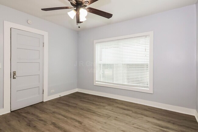 Building Photo - 724 Rocky Rdg