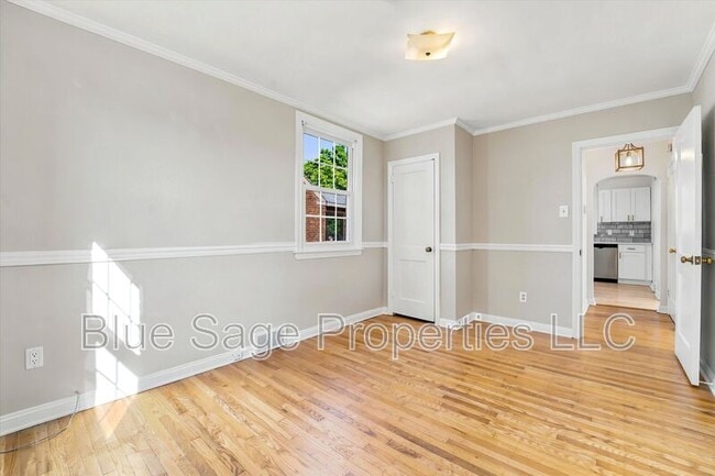 Building Photo - 248 E Turnbull Ave