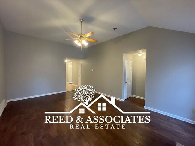 Building Photo - 3-Bedroom Oakland Home with Open Living Space