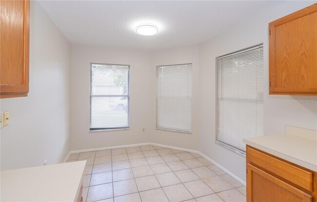 Building Photo - 660 Holbrook Cir