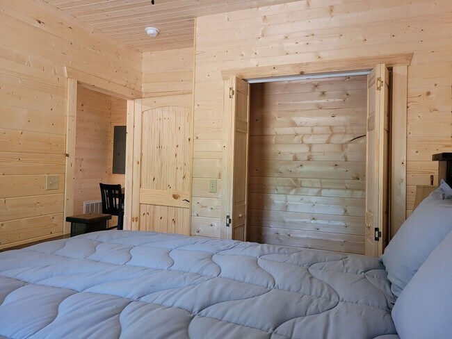 Building Photo - Beautiful Brand New 2bd Cabin in Trade, Tennessee