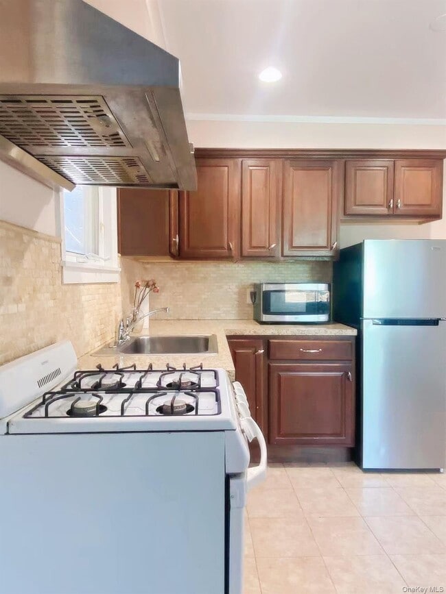 Building Photo - 11 Edgewood Pl