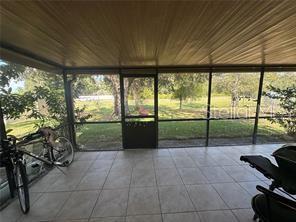 Building Photo - 746 Maderia Ct