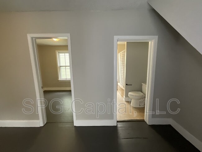 Building Photo - 212 E Orange St