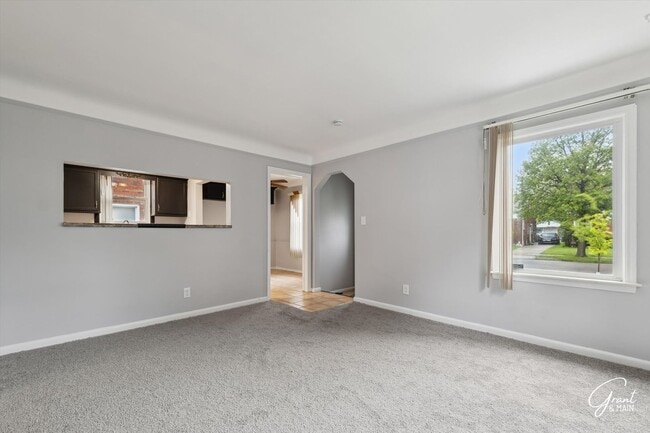 Building Photo - $1300 3 bedroom bungalow