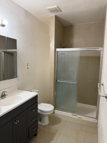 Building Photo - 146 N 300 E