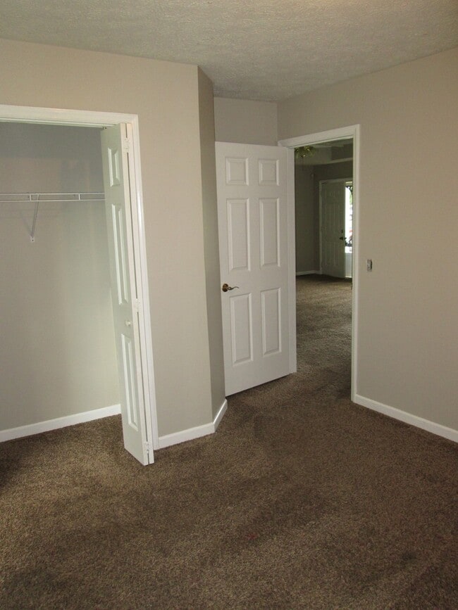 Building Photo - Barfield Area 3 bed 2 bath with a backyard